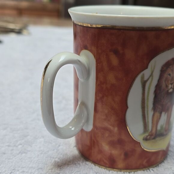 Vintage Email de Limoges 1855 Lion Mug by I. Godinger – Hand-Painted Porcelain - Picture 5 of 12